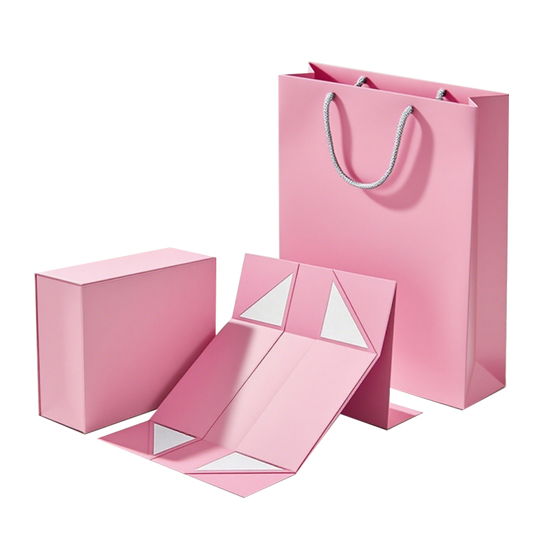 Bukankah kotak hadiah selendang adalah keajaiban upacara yang mengubah tudung lembut daripada dibalut kepada dipamerkan?