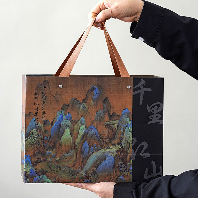 Kotak hadiah cawan seramik yang disemai dengan semangat gunung dan sungai—memegangnya di tangan anda membawa rasa kemesraan.